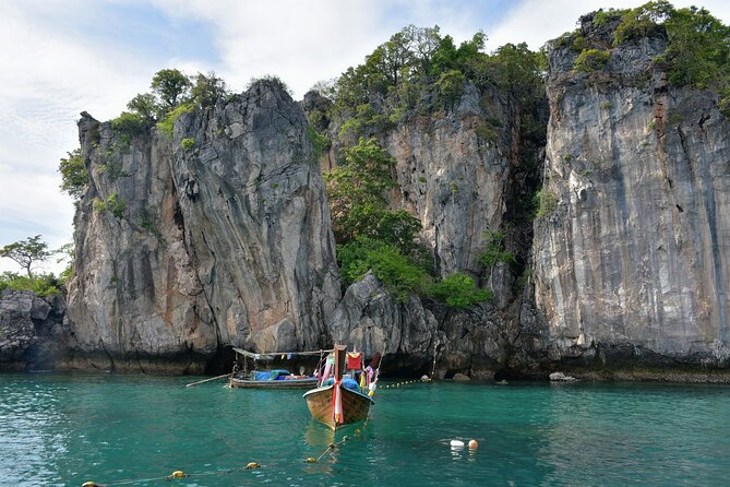 7 Islands Sunset Tour with Buffet Dinner & Night Snorkeling - Boats, groups, and guides: the service level you want to feel