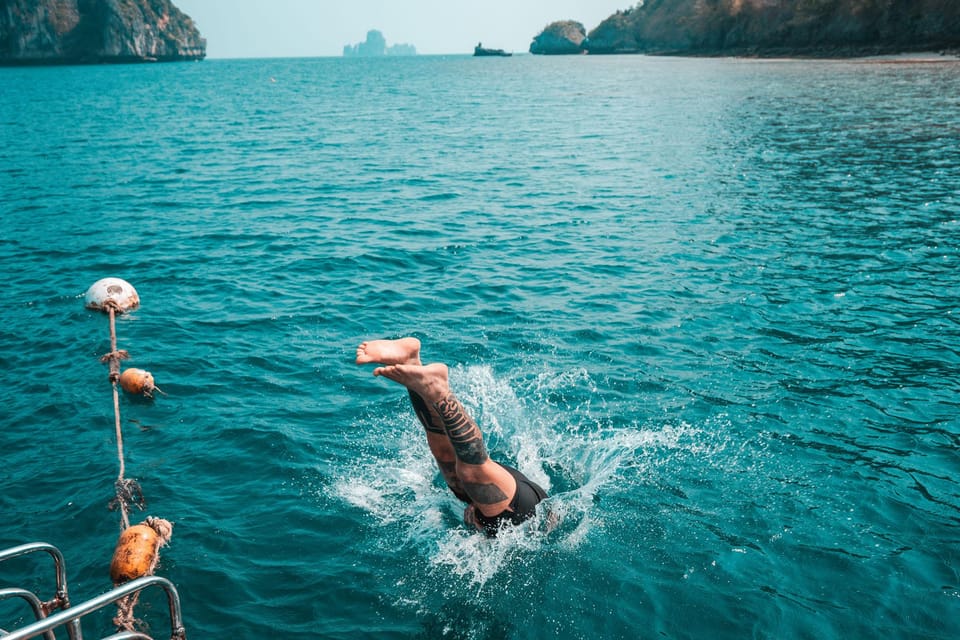 Ao Nang: 4 Island Awesomeness Adventure - How the tour’s “party vibe” changes the whole experience