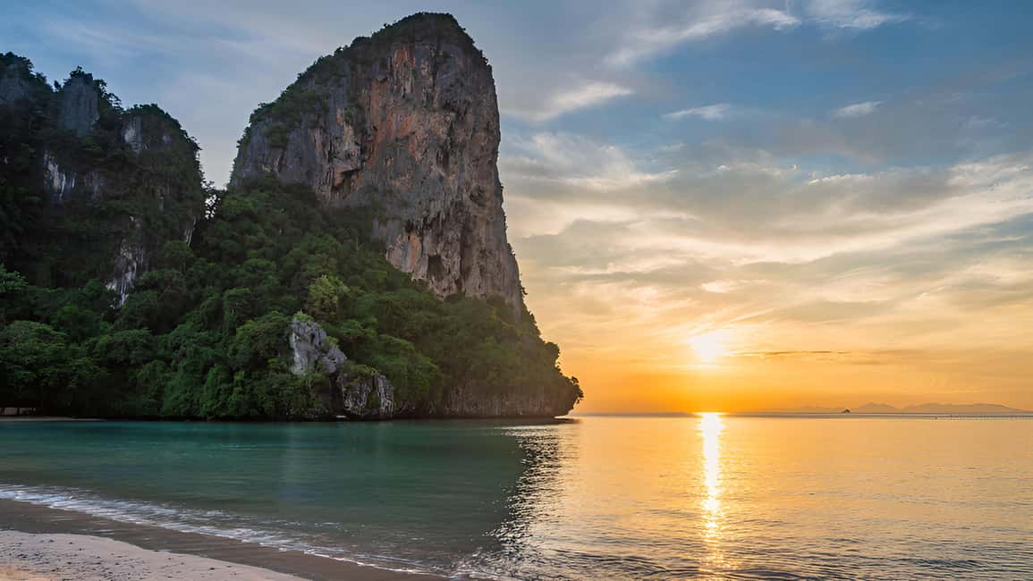 Ao Nang Night Tour – Swim with bioluminescent plankton - Into the water: how the plankton experience really works