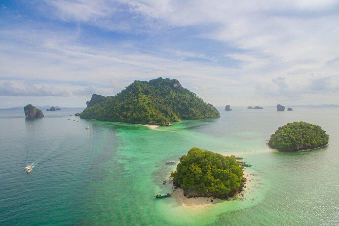 Early bird Phi Phi islands and 4 Islands by Speedboat Tour - Maya Bay: famous for a reason, and better earlier
