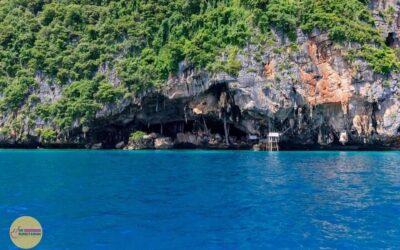 From Ao Nang: Phi Phi Islands Day Tour by Boat with Lunch - Pickup, meeting point, and what to pack (so the day feels easy)