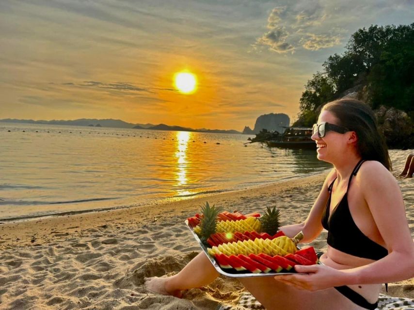 From Krabi: Hong Island Sunset Tour+Bioluminescent Plankton - Cruising Hong Lagoon through the limestone “window”