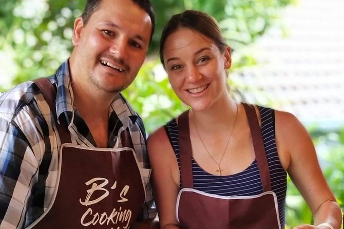 Home Style Family class with fruit carving and market tour - Fruit carving: how to make your plate look better