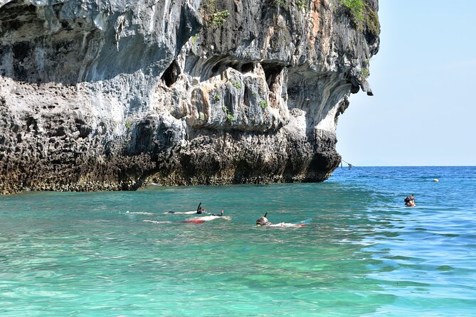 Hong Island Sunset Tour with Buffet Dinner & Night Snorkeling - The Hong Island viewpoint stop: when photos beat you to the punch
