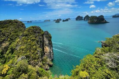 Hong Islands Trip Premium Speedboat from Krabi - Hong Island lagoon: emerald water and cliff walls