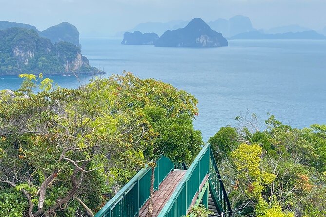 Hong Islands Trip Premium Speedboat from Krabi - Guides on board: the difference between a ride and a trip
