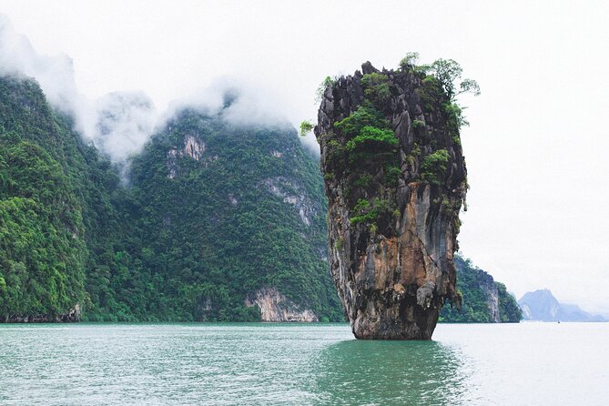 James Bond Hong Islands Sightseeing Canoe - Why the Hong Island + James Bond combo works so well in Krabi