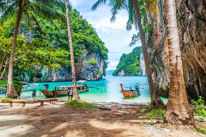 Koh Hong lagoon, Pakbia, Lading Islands by Longtail. - Pakbia Island time: peace, shade, and easy swimming