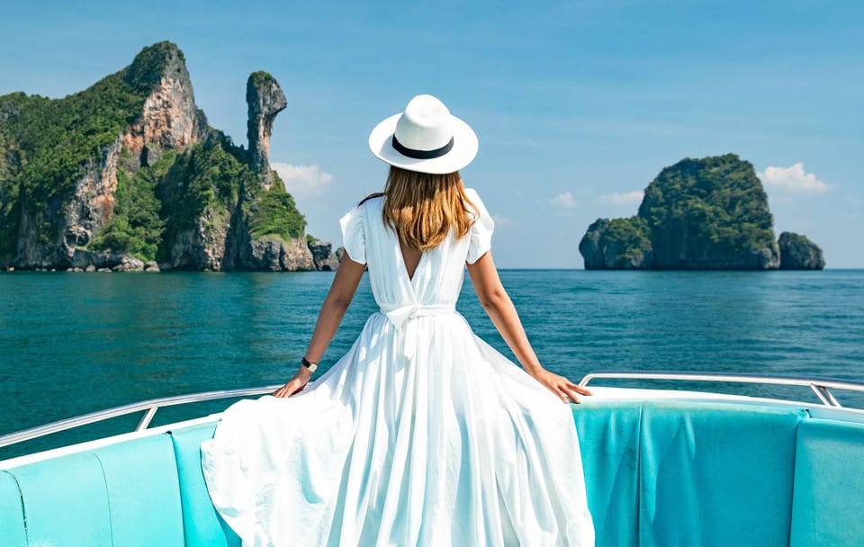 Krabi: 4 Islands & Thale Waek's Sandbar Tour By Speedboat - Poda Island: lunch and beach time without the rush of a city day
