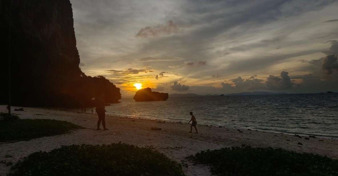 Krabi: 7 Island Sunset With BBQ & Plankton Speed Boat Tour - Thale Waek Low-Tide Sandbar: The Walk That Feels Like a Movie Scene