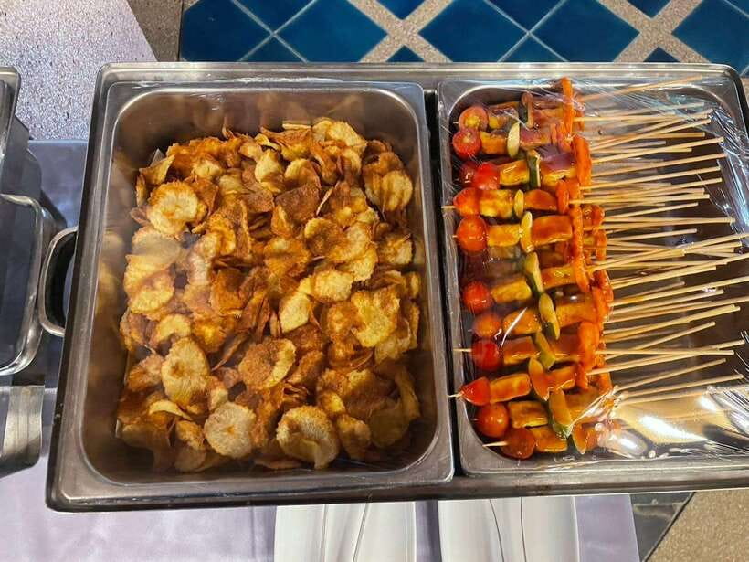 Krabi: 7 Islands Sunset Tour & BBQ & Bioluminescent Plankton - Poda Island BBQ: halal-friendly, but don’t expect a full event