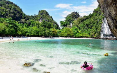 Krabi: Hong Island Longtail Boat & Kayak Tour w Buffet Lunch - Longtail Boat to the Hong Island Group: Scenic, Slow, Real