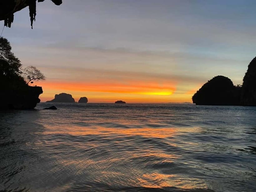 Krabi: Hong Islands Sunset, Bioluminescent Plankton and BBQ - Group vibe and boat comfort: what to expect on real boats