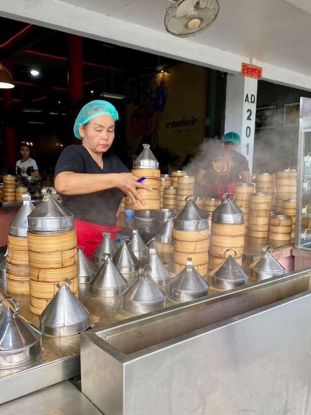 Krabi: Morning Food Tour with Local Guide - Street Art Murals and Wildlife Themes Along the Way