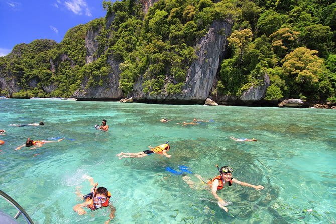 Krabi: Phi Phi, Maya Bay, Bamboo Island Speedboat Tour with Lunch - Snorkeling on Phi Phi Leh: 40 minutes that can be surprisingly fun