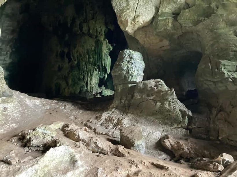 Krabi: Railay Beach & Caves + Jurassic World : Rebirth Sites - East Railay Bay lunch and snacks: recharge between sights