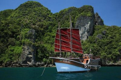 Krabi Romantic Sunset Cruise with BBQ Seafood Dinner by Krabi Sea Cruise - Chicken Rock and Koh Poda: Snorkeling That’s Worth the Seat Time