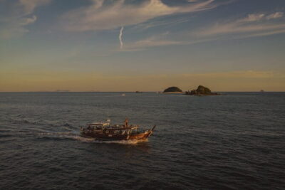 Krabi Seven Island Tour by Luxury Longtail Boat with Snorkeling - Chicken Island snorkeling: coral time without the hassle