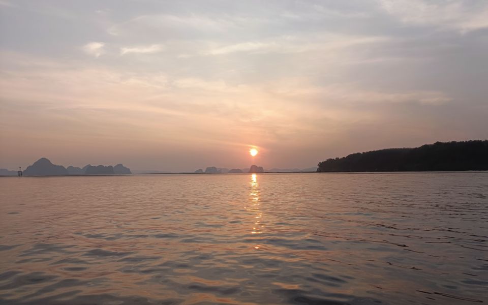 Krabi: Sunset Kayaking Ao Thalane with Dinner BBQ - What to bring for a comfortable sunset paddle