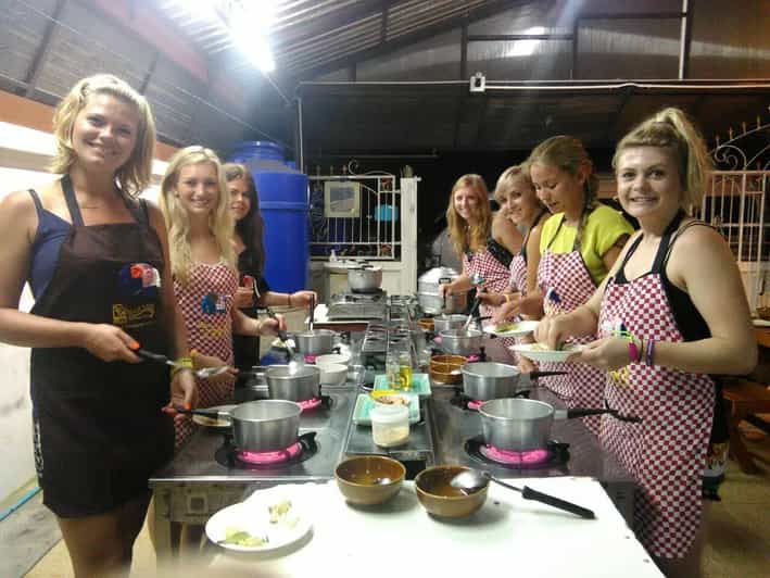 Krabi: Unveiling Thai Flavors by Night at Smart Cook School - Why a Krabi Night Thai Cooking Class Works So Well