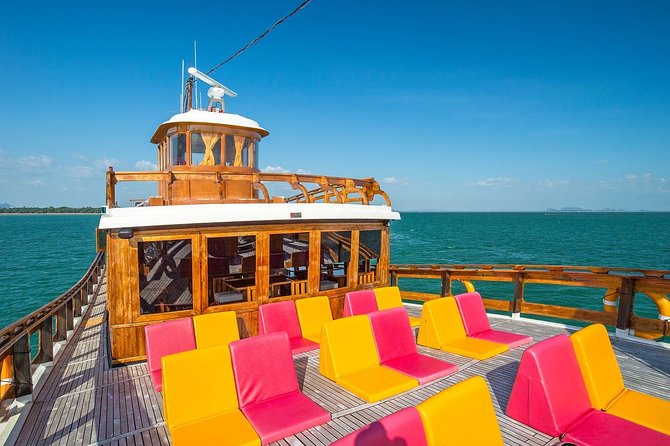 M/Y Lalida Sunset Dinner Cruise in Krabi - Railay Beach stop: limestone cliffs with easy viewing