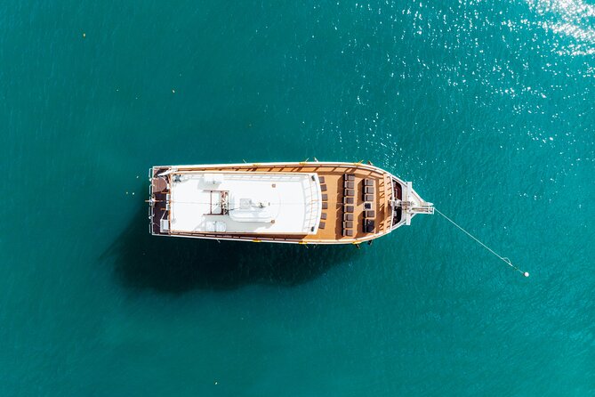 M/Y Lalida Sunset Dinner Cruise in Krabi - Ao Phra Nang and Phra Nang Cave: a beach-cave mix