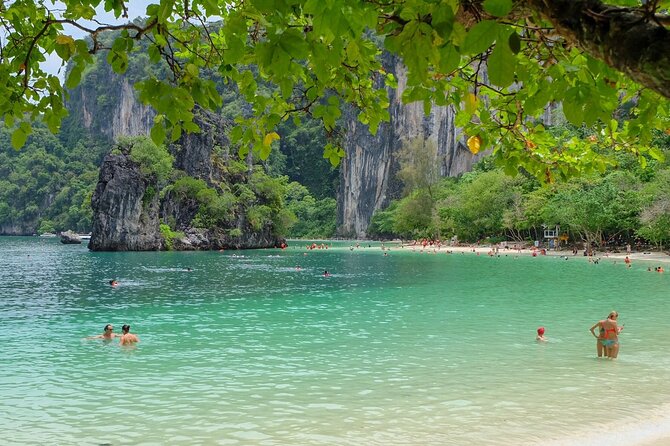 One-Day Tour at Hong Islands by Speedboat from Krabi - Beach buffet lunch, water, and fruit: simple but helpful
