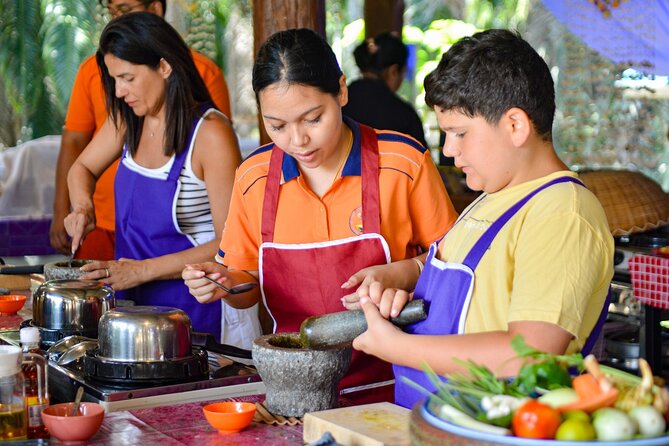 Penny Thai Cooking Class Krabi - 4 hours that turns into six finished dishes