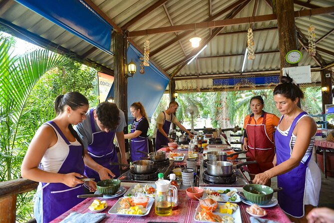 Penny Thai Cooking Class Krabi - What you’ll actually cook: curry paste from scratch
