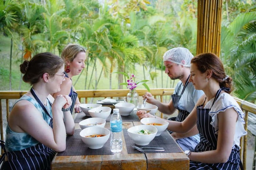 Railay: Hands-On Thai Cooking Class at Railay Beach - Location and practical comfort for a Railay Beach day
